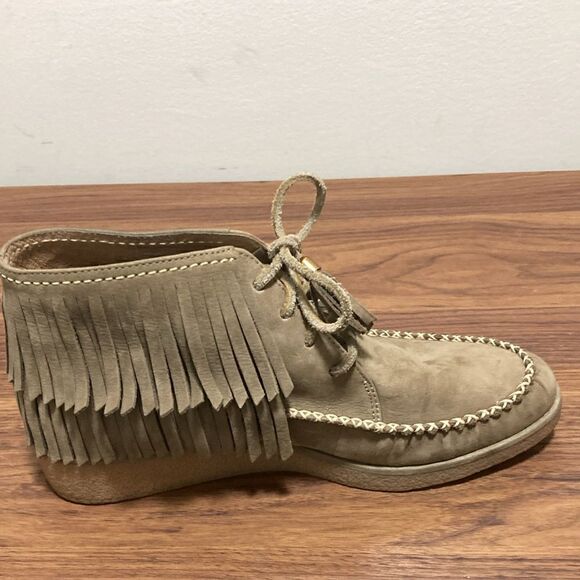 UGG Caleb Lace Up Fringe Leather Woman’s Moccasins. Size 9. - Picture 3 of 10